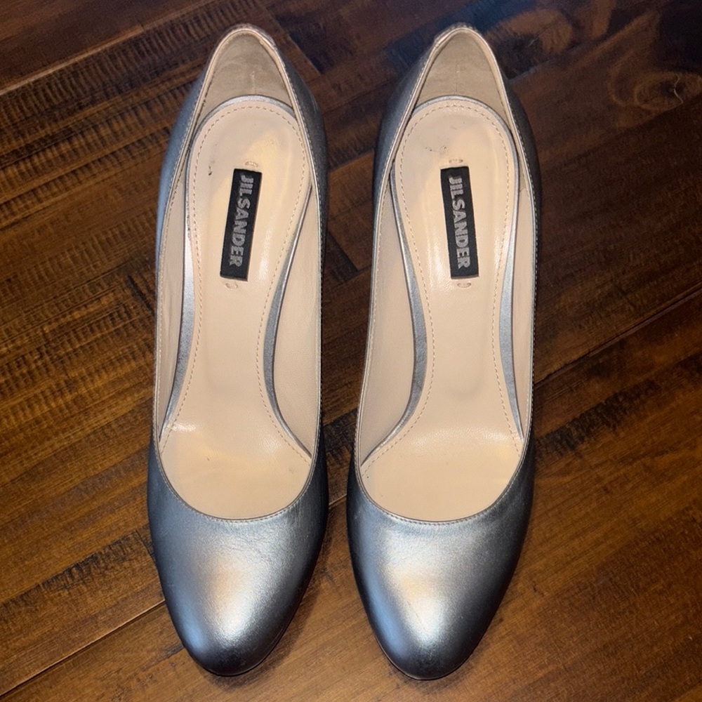 Jil Sander Silver Pumps
